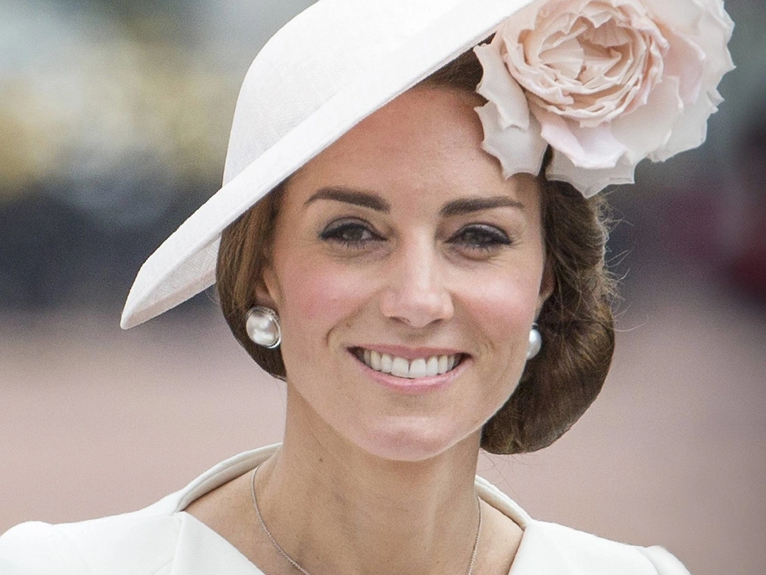 Какой наряд признали самым культовым в гардеробе Кейт Миддлтон (нет, это не свадебное платье) | marieclaire.ru