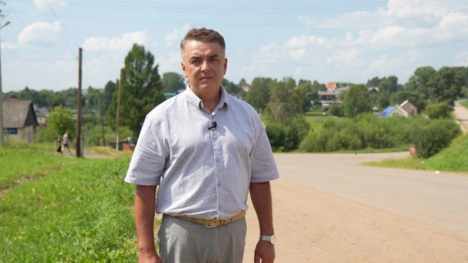 Сергей Ветошкин, председатель комитета по соцполитике Заксобрания Пермского края, член фракции «Единая Россия»: «Мы стремимся создать на селе все условия, чтобы людям было комфортно здесь жить, работать и растить детей» | Источник: Юрий Евдокимов