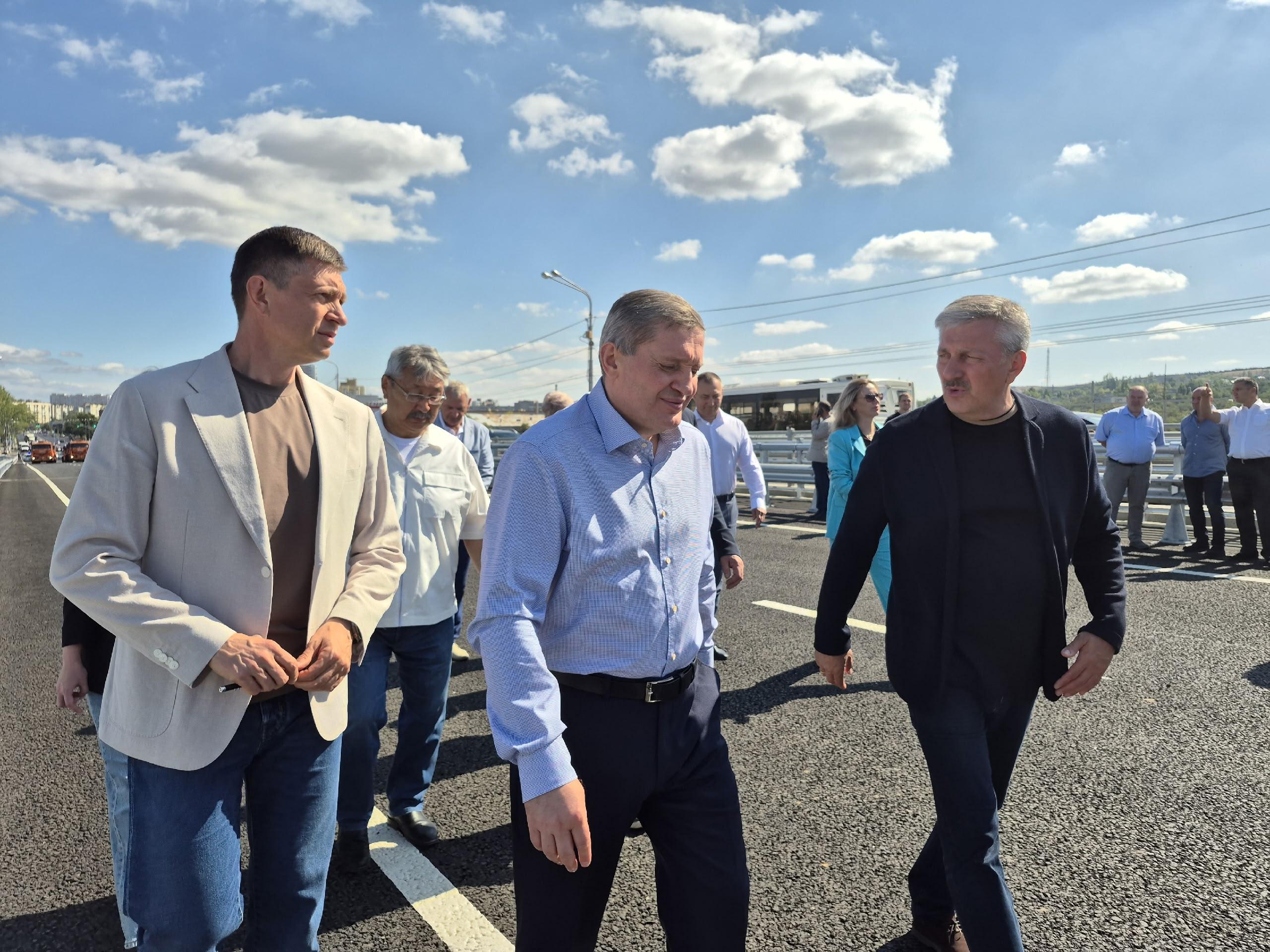«Зелени не хватает»: на юге Волгограда открыли после ремонта новую часть Сарептского путепровода