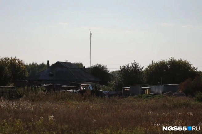 Во время бабьего лета в деревне пахнет сеном, пожухлой листвой и землей  | Источник: Евгений Софийчук / NGS55.RU 