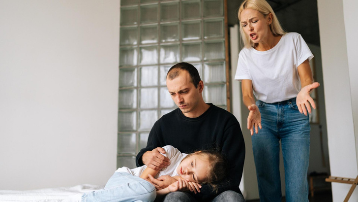 Синдром родительского отчуждения: почему дети занимают сторону матери или отца при разводе — психологический разбор