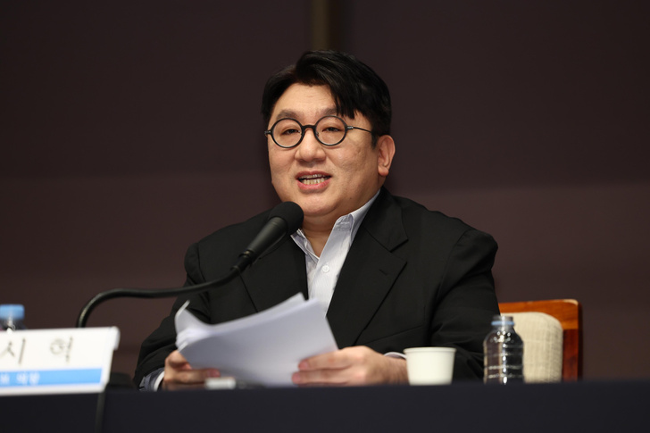 «Нужно убрать «k» из «k-pop»: Бан Ши Хёк предложил поменять стратегию развития корейской поп-индустрии