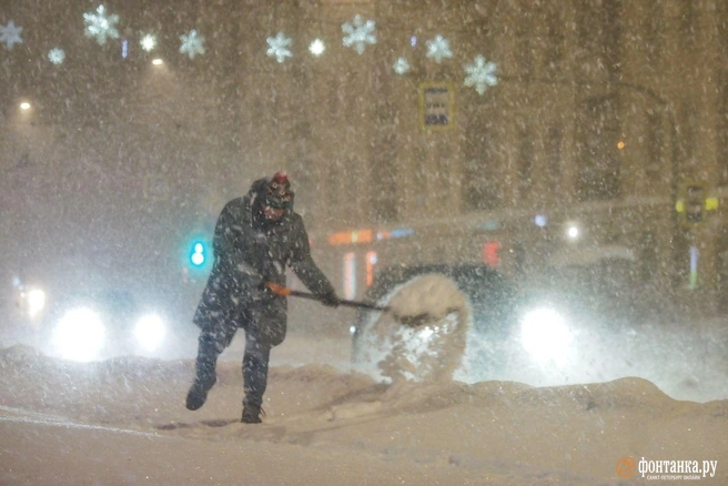 Холоднее нормы. Над Петербургом завис малоподвижный циклон | Источник: Михаил Огнев / «Фонтанка.ру»