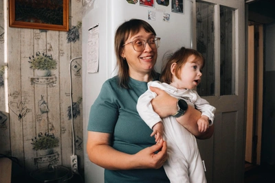 Ural Mother Faces Blindness While Caring for Daughter with Cerebral Palsy