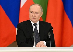 Владимиру Путину — 73: Долина, Басков, Навка и другие показали архивные фото с президентом на его день рождения