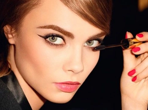 Играть в куклы: Кара Делевинь для Yves Saint Laurent