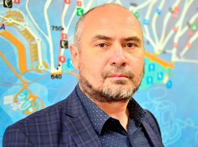 Даже после вынесения второго приговора он оставался на посту | Источник: Новая Шория / Вконтакте