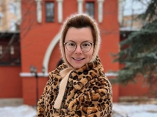 Жилетка-гусеница, угги, манишка: разбор зимних антитрендов Волочковой, Брухуновой и Чеховой
