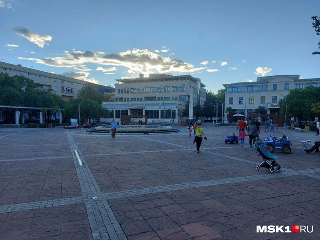 Площадь Независимости привлекает и горожан, и туристов | Источник: Анна Голубницкая / MSK1.RU