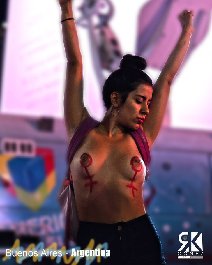Лучшие фото с марша за свободу груди!