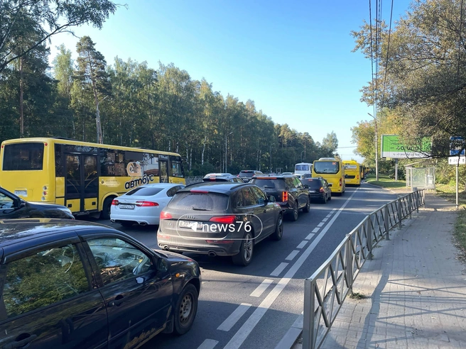 В 08:30 транспортная обстановка в городе оценивалась в семь баллов  | Источник: Кирилл Поверинов / 76.RU