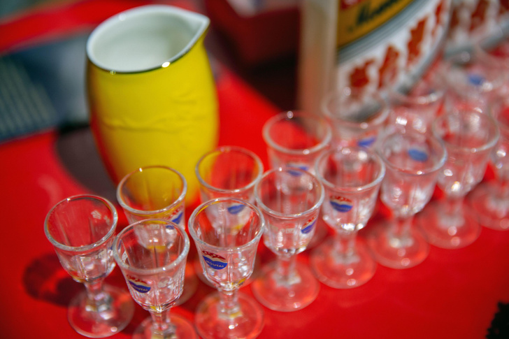 Самый крепкий алкоголь в мире: 7 фактов о китайской водке байцзю