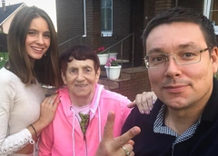 Поклонники Андрея Чуева молятся за его госпитализированную бабушку