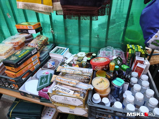 Продавали мед и другие сладости | Источник: Михаил Мечев / MSK1.RU