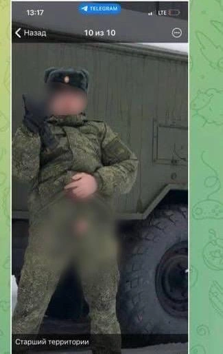 Одно из фото, за которое, в том числе, прапорщик был якобы снят с должности замкомвзвода | Источник: курсанты РВВДКУ