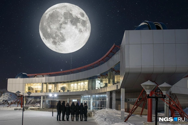 Спутник Земли будет выглядеть ярче и крупнее | Источник: Юрий Орлов / Городские порталы, Александр Ощепков / NGS.RU
