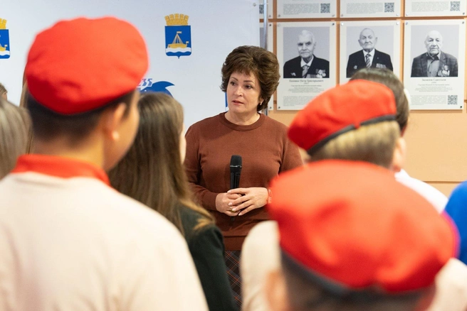 Для учащихся провели специальную экскурсию по гордуме | Источник: пресс-служба Тюменской городской думы