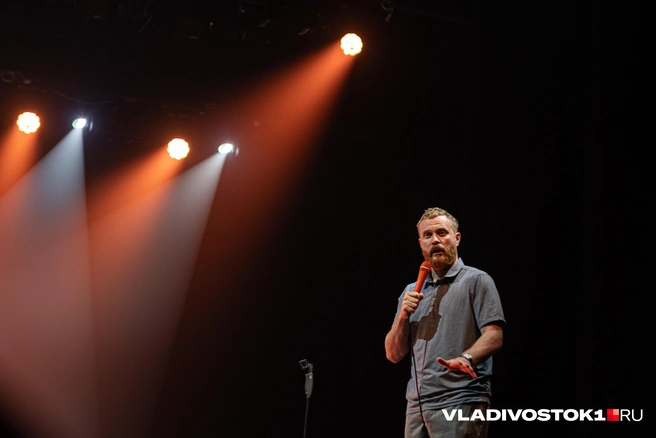 Комик, актер, ведущий и казах в одном лице | Источник: Елена Буйвол / VLADIVOSTOK1.RU