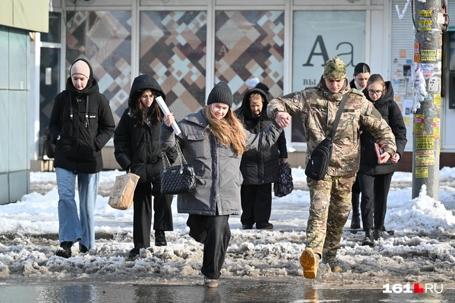 «Выйти сухим из воды» — задача со звездочкой при такой погоде | Источник: Анатолий Карбинов / 161.RU