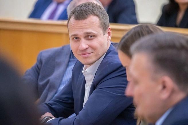 Седьмой красавчик нашей подборки&nbsp;— и снова с голубыми глазами! Да что ж такое! | Источник: Антон Терехин / Вконтакте