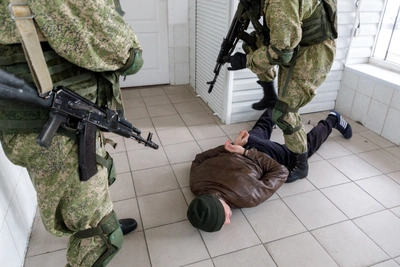 Подозреваемого в убийстве из ревности задержали в Светлом Яре