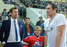 Александр Овечкин познакомился с героями «Молодежки»
