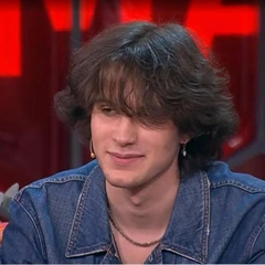 Был кадетом, но мечтает стать вторым Юдашкиным: что известно о внуке Александра Буйнова и участнике шоу «Выживалити. Наследники 2»