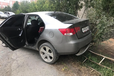 Prosecutor's son caught in drug bust after tearing car on fence