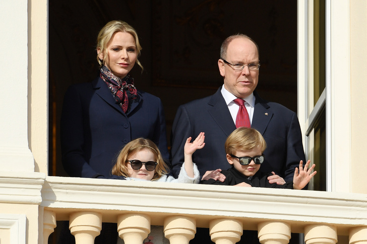 Принцесса Шарлин и князь Альбер II с детьми Габриэллой и Жаком