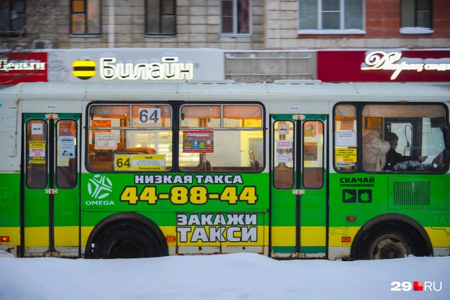 С утра автобусы попадались нам нечасто, и все практически пустые | Источник: Иван Митюшёв