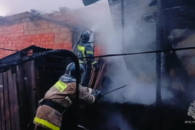 Четыре человека пострадали при пожаре в частном доме в Воткинске