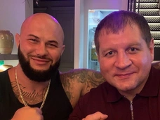Емельяненко про бой с Джиганом: «С таким животом на ринг никого не вызываю»