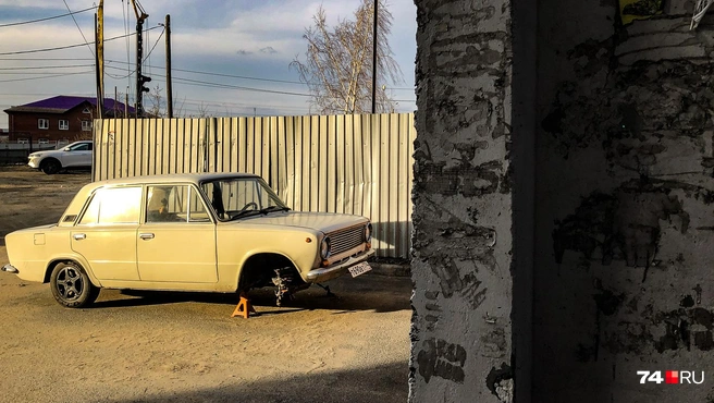 Сегодня мы бы назвали всю вазовскую «классику» вплоть до ВАЗ-2107 рестайлингами и модификациями ВАЗ-2101. Но в СССР их считали отдельными моделями | Источник: Артем Краснов