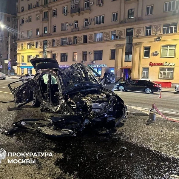 От удара авто сильно пострадало | Источник: Прокуратура Москвы / T.me