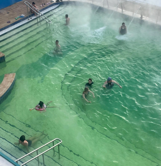 Горячие источники и сибирская зима — это то, что хотят иностранцы | Источник: Volna_72 / Vk.com