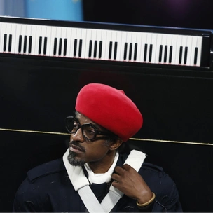 Самый безумный образ Met Gala 2025: Andre 3000 с фортепиано за спиной. Что это вообще было?