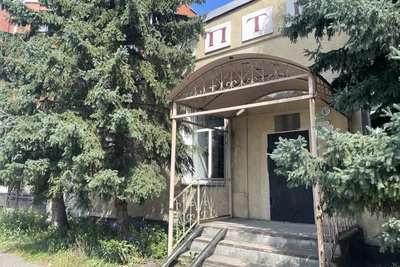 В Горно-Алтайске продают здание аптеки за 100,8 млн