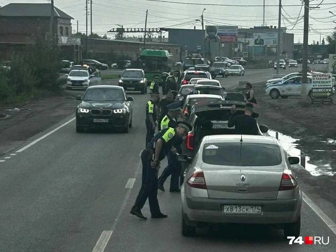 После убийства в Чурилово и других районах массово досматривали машины | Источник: читатель 74.RU