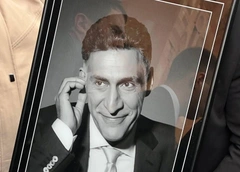 Алена Хмельницкая на прощании с Тиграном Кеосаяном — фото