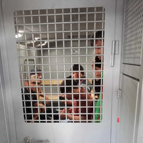 31 иностранца увезли в отдел полиции | Источник: УМВД по Екатеринбургу
