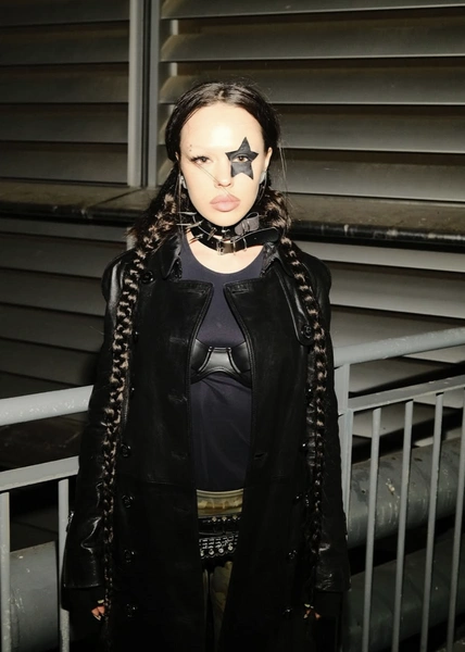 инстасамка, инстасамка песни, инстасамка 2025, инстасамка фото, сколько лет инстасамке, про инстасамку, instasamka, стиль инстасамки | Источник: Социальные сети