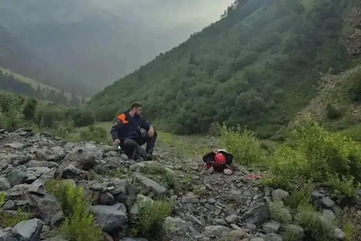 Сочинские спасатели сутки эвакуировали женщину с гор