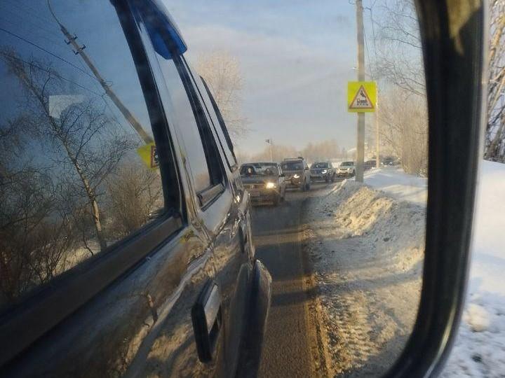 Под Архангельском образовалась большая пробка в сторону «Малых Корел»