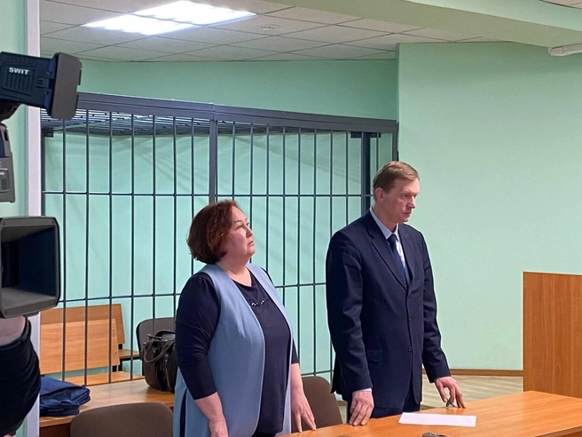Суд переквалифицировал обвинения с мошенничества на причинение имущественного ущерба в отношении бывшего руководителя мусорного регоператора. | Источник: Анастасия Хрипушина / NGS.RU