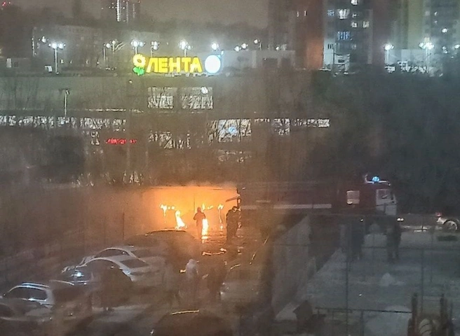 У гипермаркета «Лента» в Дашково-Песочне произошел пожар | 62.ru