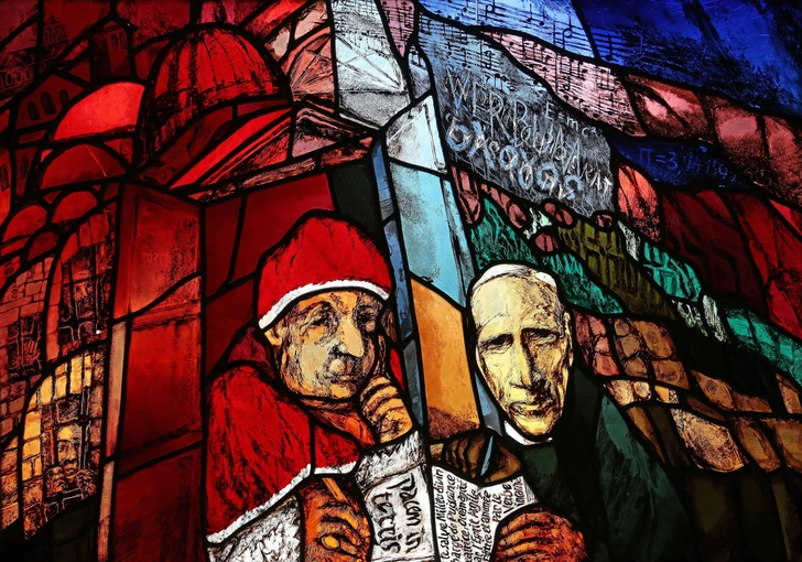 Папа Иоанн XXIII (1881–1963) и Пьер Тейяр де Шарден на витраже церкви в немецком Элльвангене | Источник: Zvonimir Atletić via Legion Media