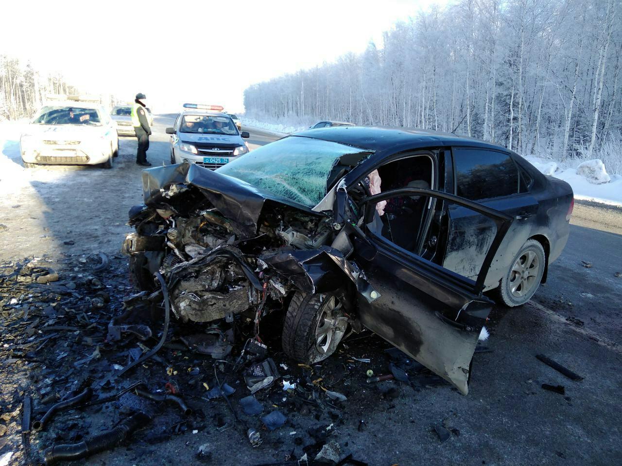 Погибла пятилетняя девочка»: на трассе М-5 в лобовой аварии сошлись два  Volkswagen Polo - 8 января 2019 - 74.ру