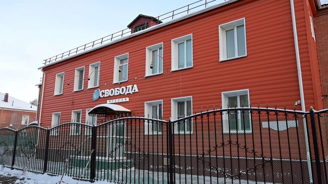 Справиться с проблемой самостоятельно бывает очень сложно | Источник: Наркологическая клиника «Свобода»