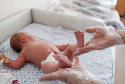 Омичи называют детей редкими древнееврейскими и новозеландскими именами