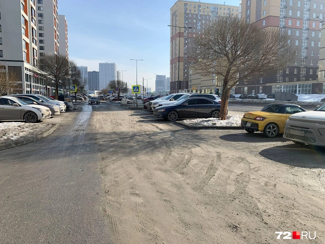 На дороге песок | Источник: Никита Кифорук / 72.RU